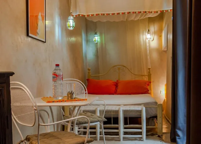 Hotel con piscina: Riad Alamir