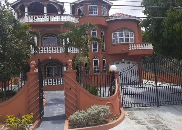 Bed and Breakfast Cazwin Villas
