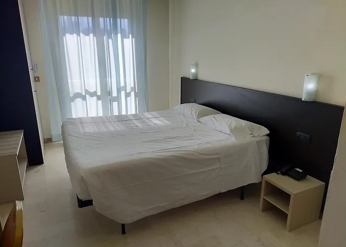 Cheap hotel: Auto Park Hotel