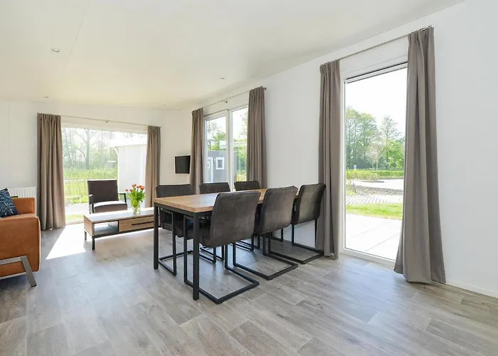 Welcome In - Chalets Vakantiepark Hart Van Zeeland Met Zonnig Terras