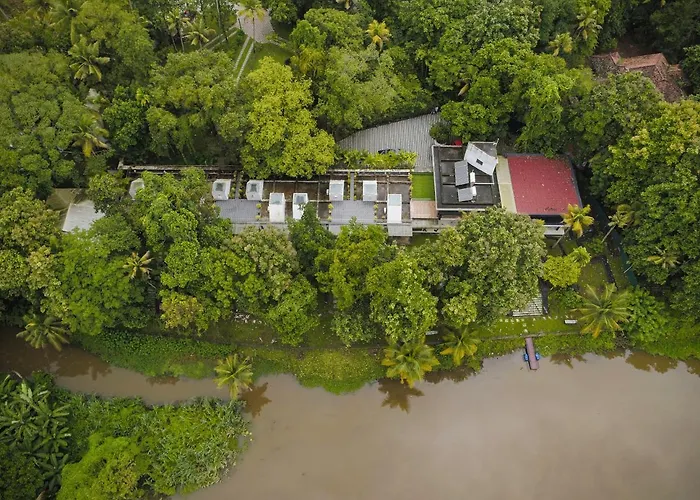 Resort: S River Resorts