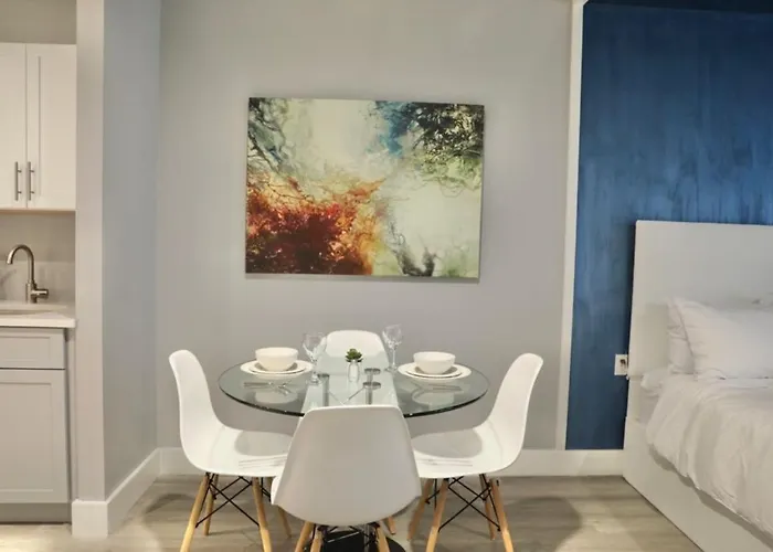 Global Luxury Suites At The Arches