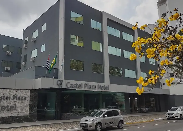  Castel Plaza