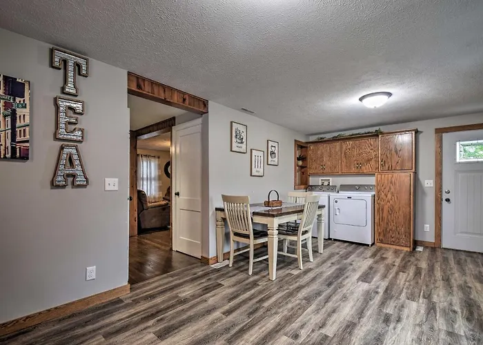 Cozy Goshen Farmhouse ~ 9 Mi To Amish Acres