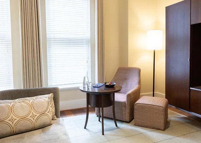 Hotel near College: Hotel Lindrum Melbourne - Mgallery