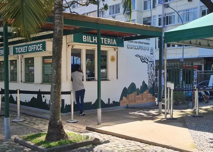 COPACABANA Praia - 2 quartos independentes, vista do mar - Polo Gastronômico do Lido - Até 6 pessoas, Posto 2, próximo Metrô Arcoverde