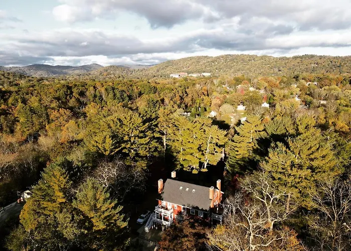 Applewood Manor