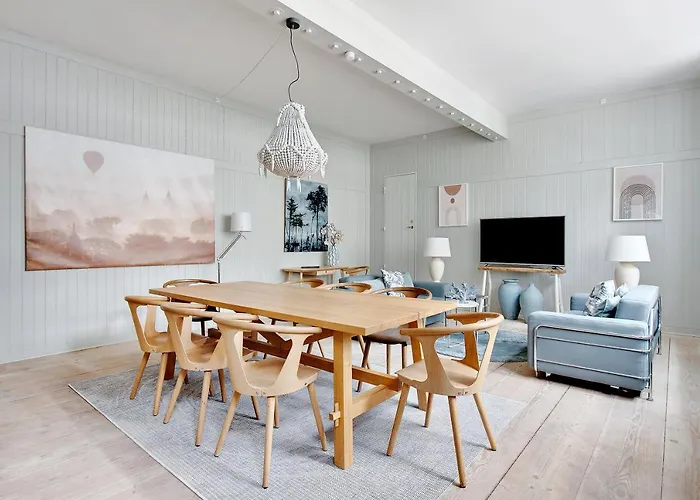 Sanders Secret - Pleasant Three-Bedroom Townhouse Near Main Attractions