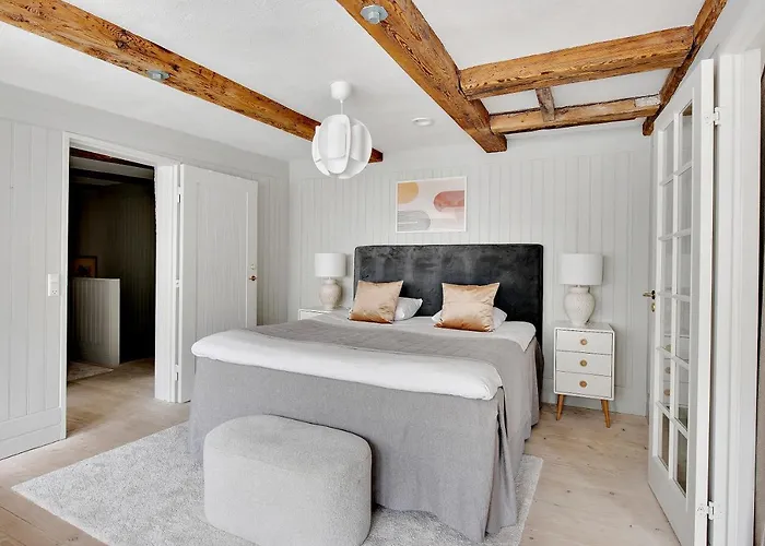 Sanders Secret - Pleasant Three-Bedroom Townhouse Near Main Attractions
