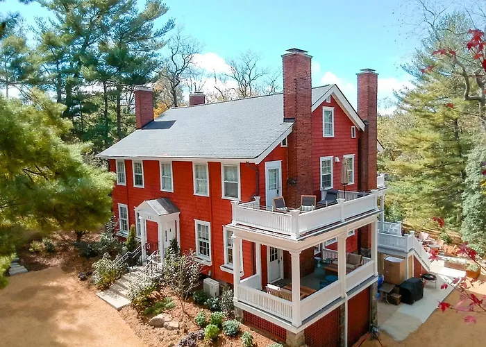 Applewood Manor