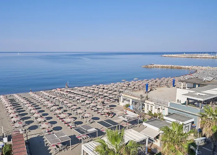 Palace Lido & Suites