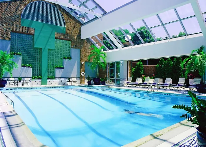 Hotel with view: The Royal Sonesta Boston