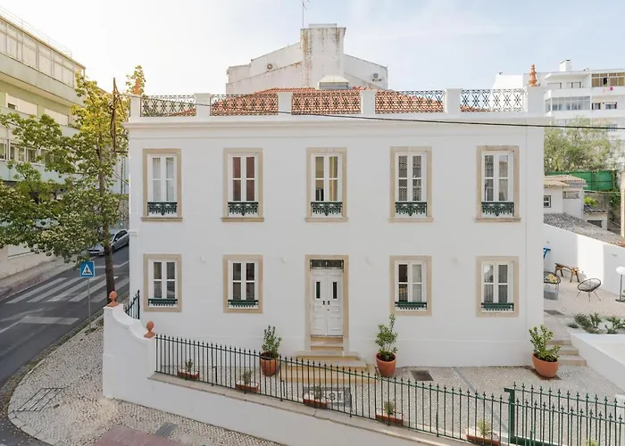 Almada Villa