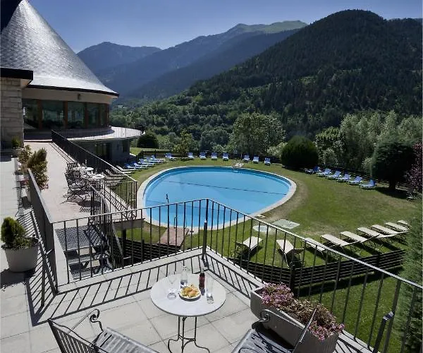 Hotel con piscina: Parador De Vielha