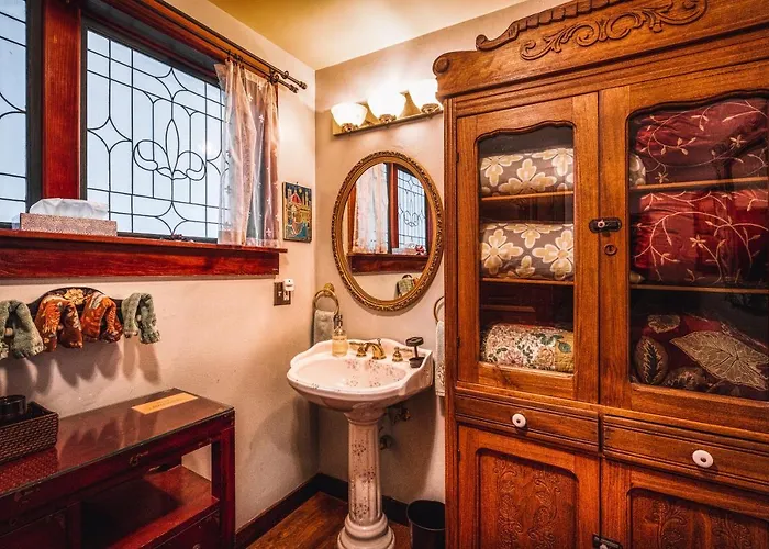 Vacation rental: Two Room Inn
