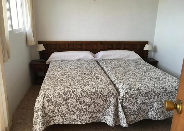 Hotel cerca del colegio: Apartamentos Bahia