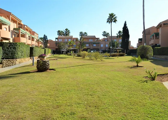 Bonito apartamento con jardín privado en Novo