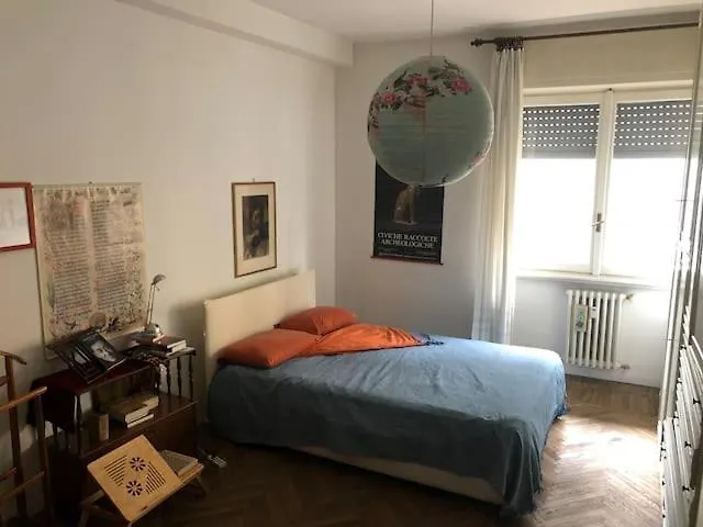 Hotel familiare: camera in via Tolstoi