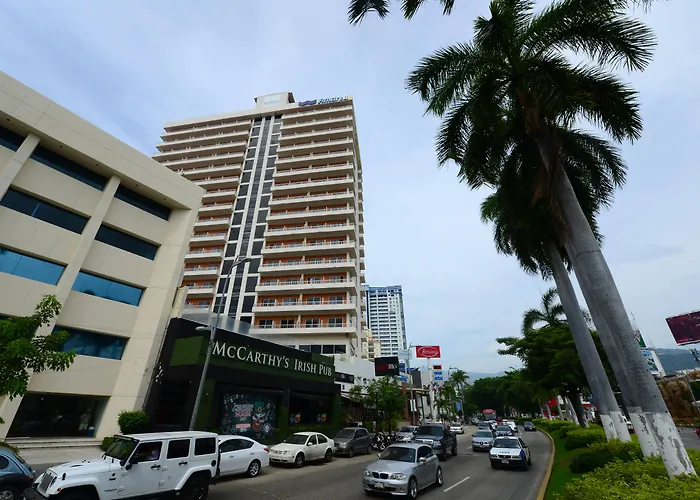Hotels with pool Amarea Acapulco