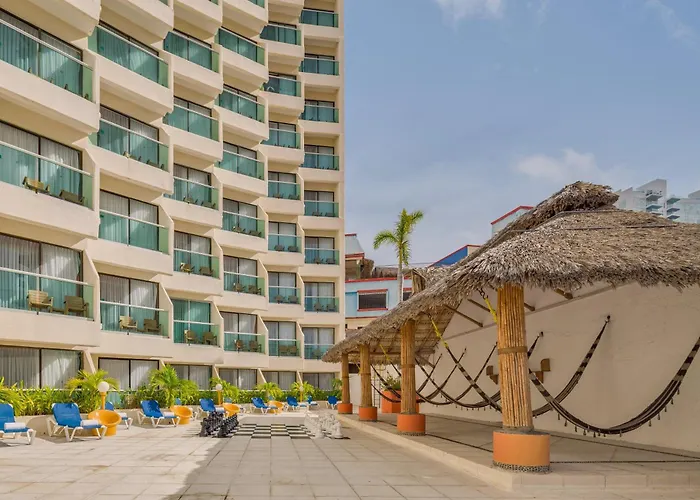 Luxury hotel only: Copacabana Beach Hotel Acapulco