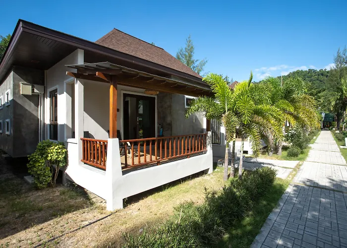 Hotel with view: Southern Lanta Resort