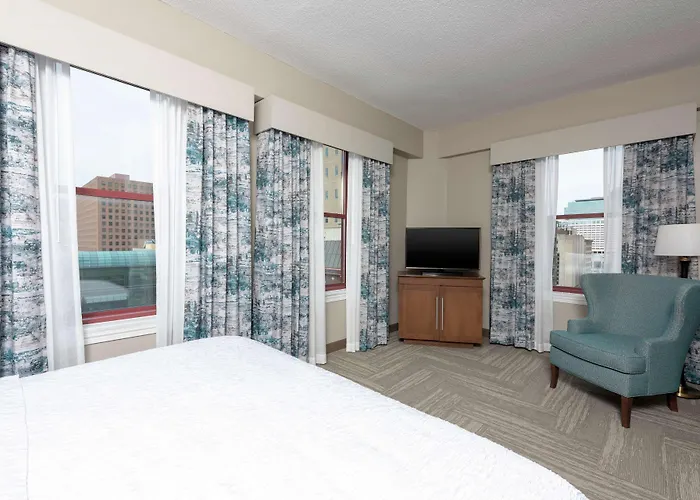 Hampton Inn Indianapolis Downtown Across From Circle Centre