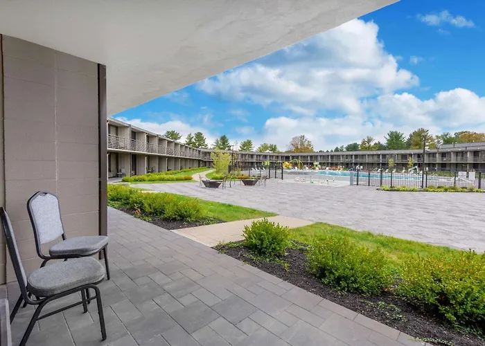 Kid friendly hotel Wyndham Lancaster And Convention Center