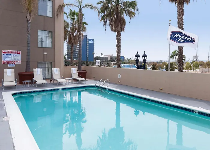Hotel with pool: Hampton Inn San Diego Downtown