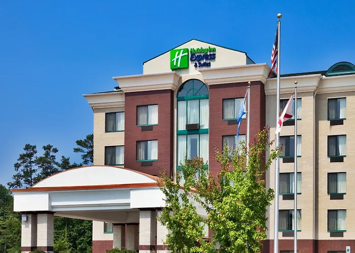 Holiday Inn Express & Suites Birmingham - Inverness 280 By Ihg