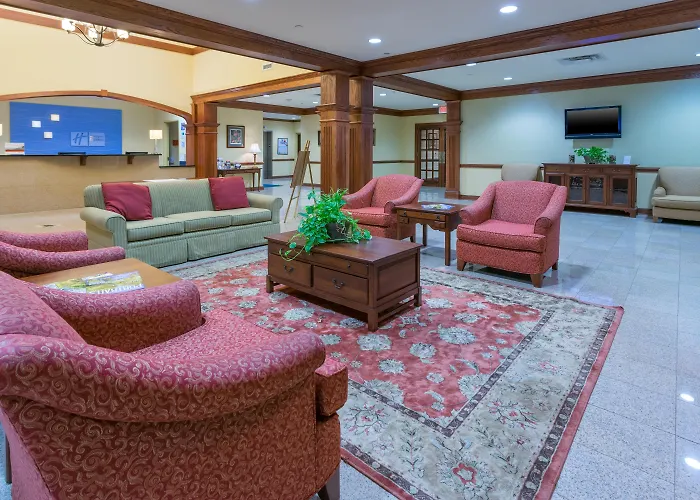 Holiday Inn Express & Suites Lexington North West-The Vineyard By Ihg