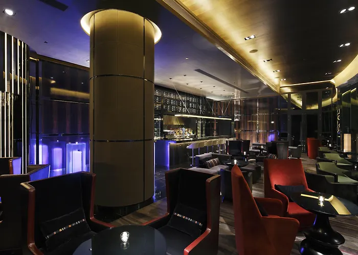 Resort: Royal Plaza Hotel