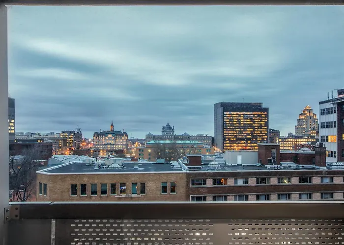 Faubourg Montreal Centre-Ville Downtown