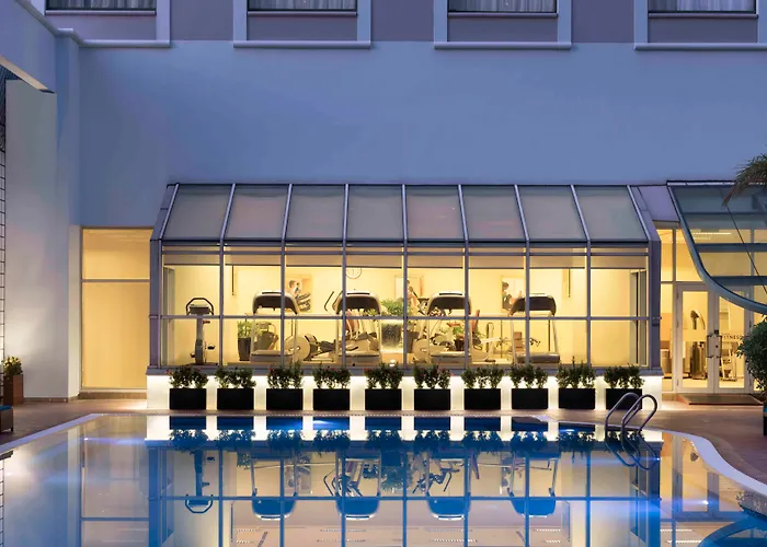 Golf hotels Sheraton Saigon Grand Opera