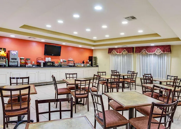 La Quinta By Wyndham Canton Ms