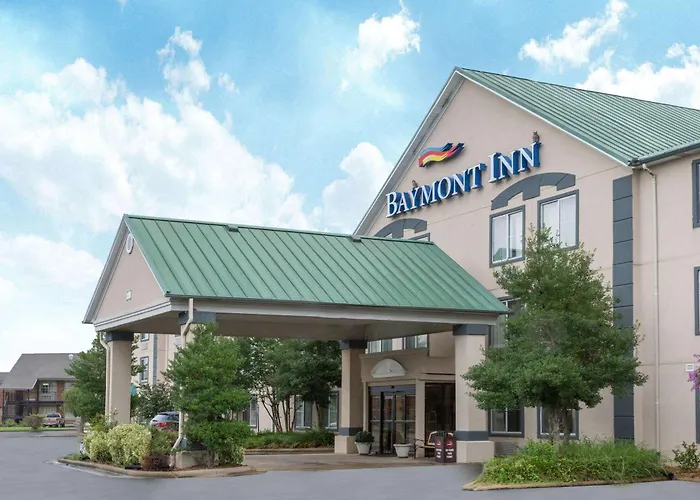 Cheap hotels Baymont By Wyndham Jonesboro