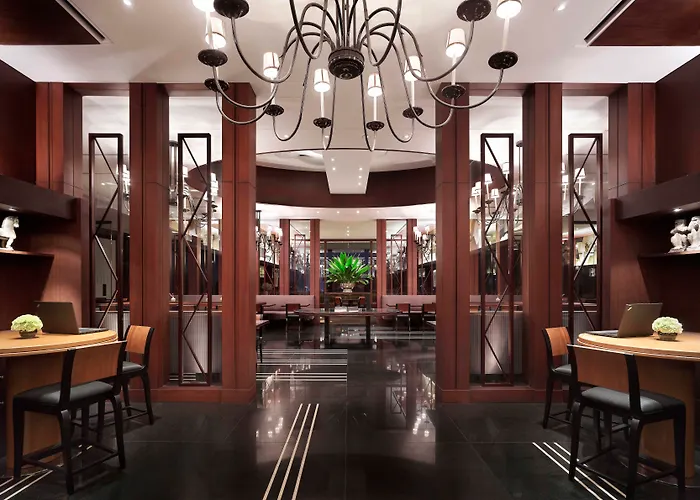 Hotel with pool: Grand Hyatt Seoul