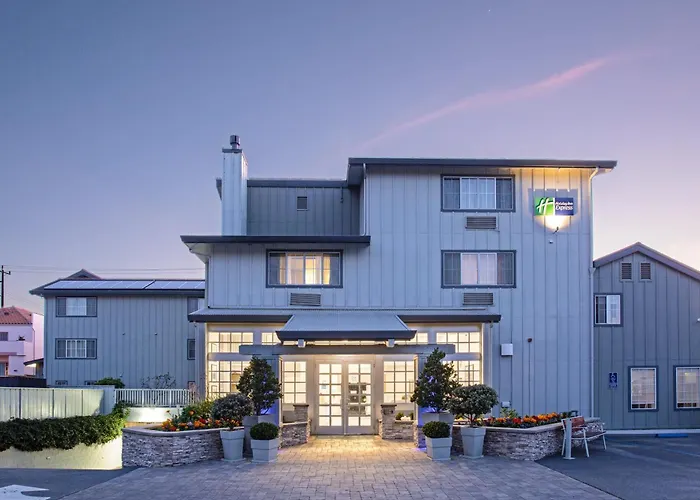Beach hotel: Holiday Inn Express Monterey - Cannery Row By Ihg
