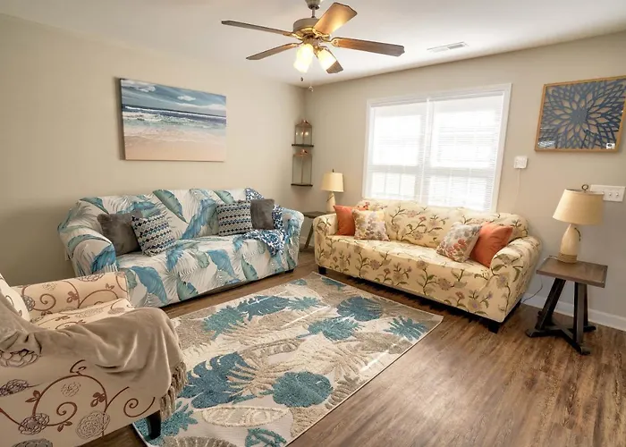 Kannapolis Elegant Townhouse - Pet Friendly