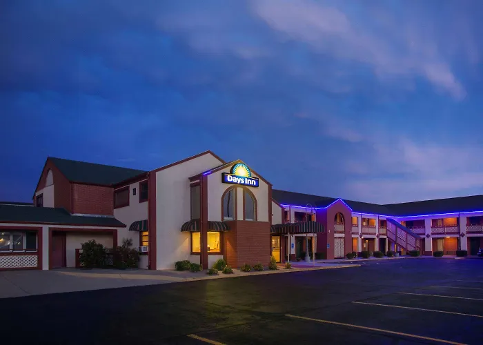 Motel: Days Inn By Wyndham Wichita West Near Airport