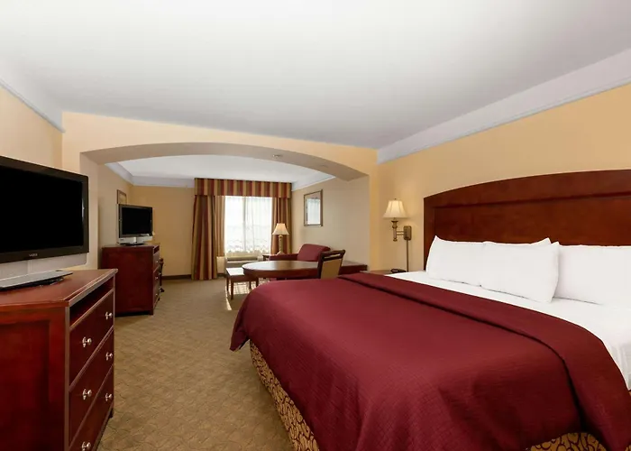 La Quinta By Wyndham Dodge City