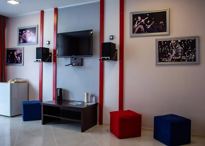 Cheap hotel: Rock Hotel First Line