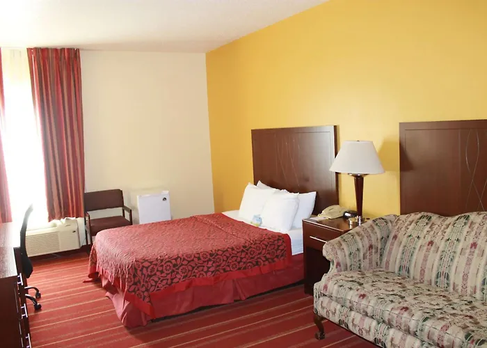 Days Inn By Wyndham Walcott Davenport