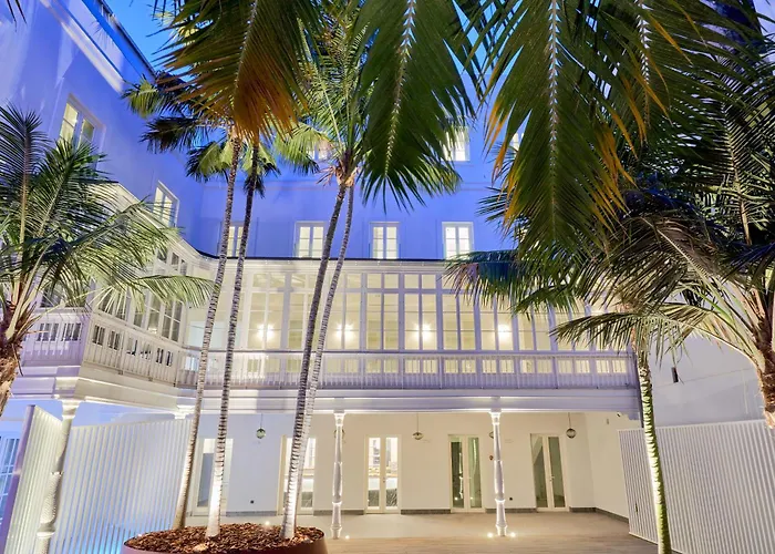 Hotel cerca del colegio: Tandem Palacio Veedor de Galeras Suites