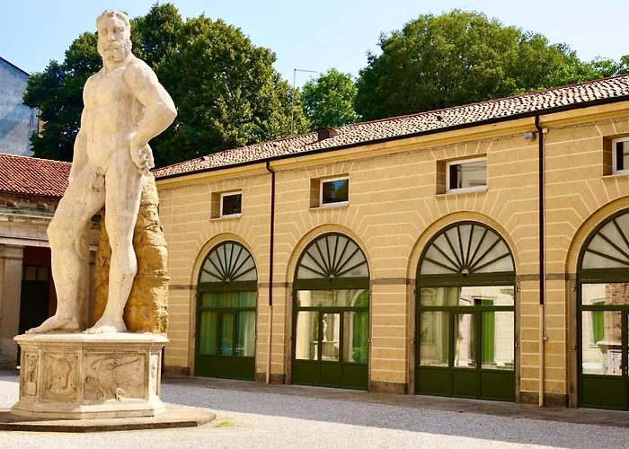 Hotel Ping Pong: Palazzo Mantua Benavides Suites & Apartments