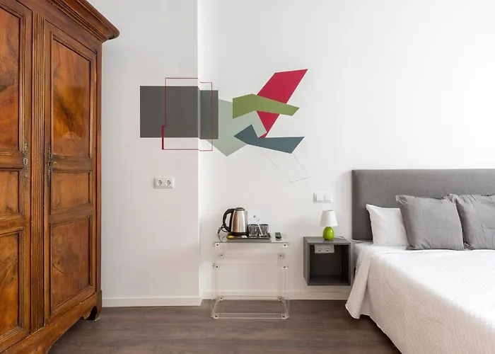 Hotel cerca del colegio: Ronda9 Central Suites
