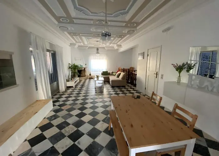 Zulla House