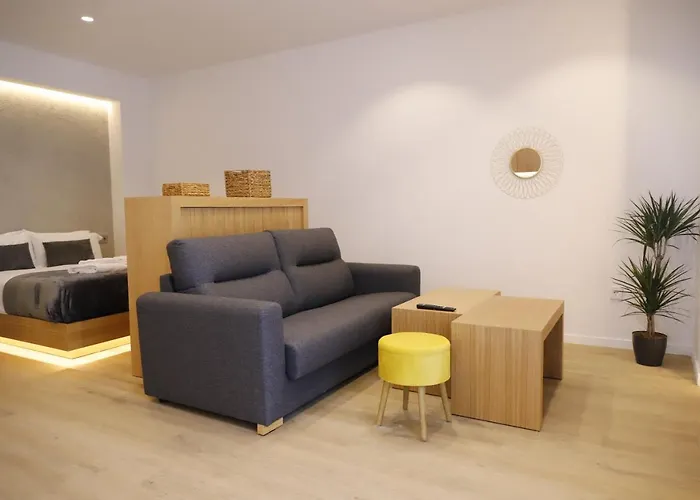 Medina Homes Puente