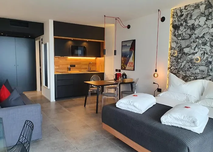 Visioni Lake View Rooms & Breakfast - Adults Friendly
