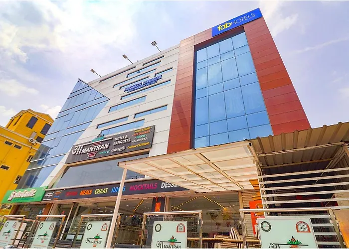 Central hotel: Fabhotel Aamantran & Banquet Halls - Nr Rtc X Roads Metro Station