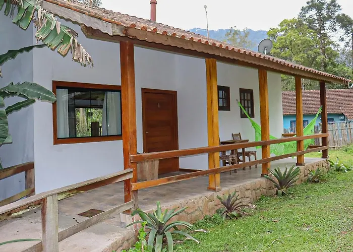 Hotel 3 estrelas: Pousada Chalés do Lago